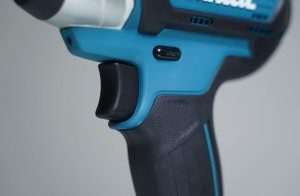 12V Máy siết bu lông dùng pin Makita TW140DZ ( Chưa Pin & Sạc )