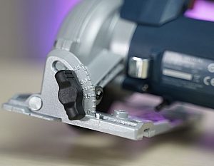 Máy Cưa Đĩa dùng pin Bosch GKS 12V-LI (Chưa Kèm Pin & Sạc)