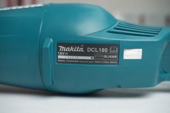 Máy hút bụi cầm tay dùng pin 18V Makita DCL180RT (1 Pin 5.0Ah, 1 Sạc nhanh)