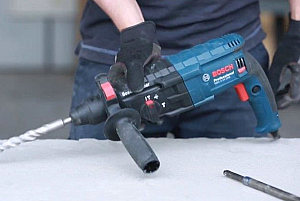 Máy khoan búa 790W Bosch GBH2-24RE 24mm